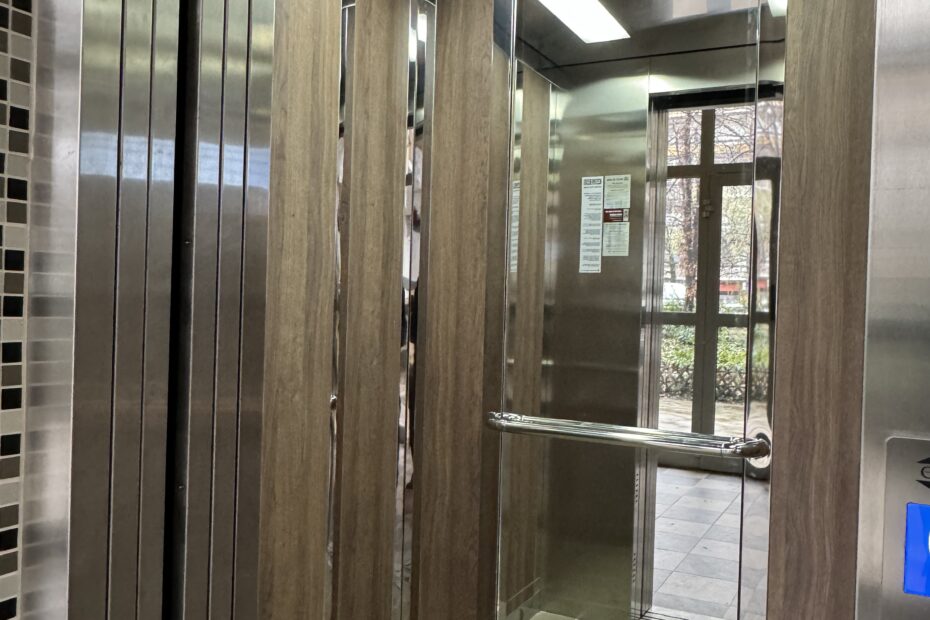 ComLift liftszerelés felvonó felujitás meghajtó csere liftkabin szép lift
